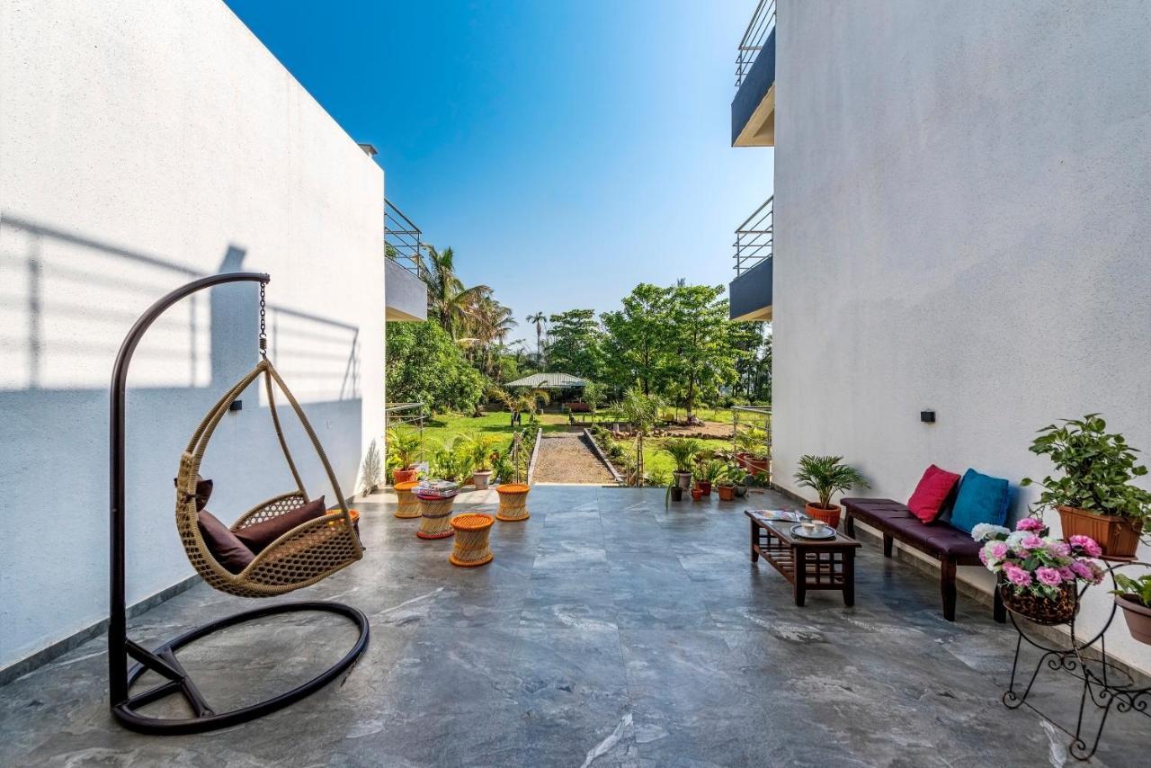 Saffronstays Lakeview Nivara - Farm Stay Villa With Private Pool Near 浦那 外观 照片
