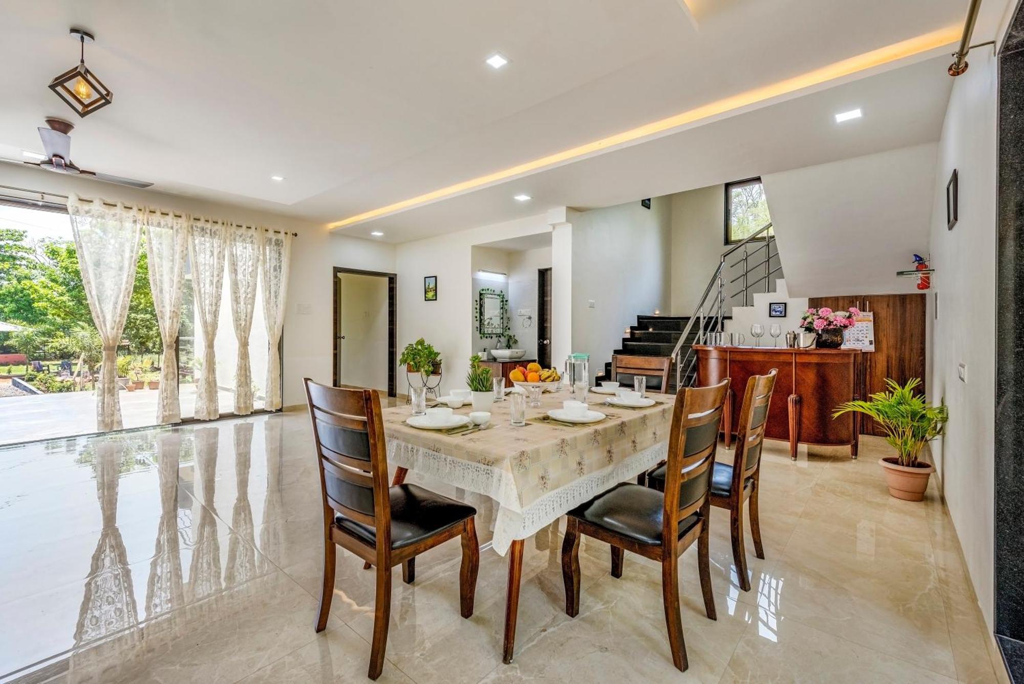 Saffronstays Lakeview Nivara - Farm Stay Villa With Private Pool Near 浦那 外观 照片