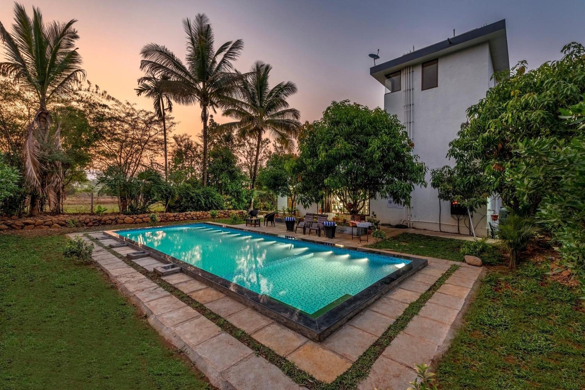Saffronstays Lakeview Nivara - Farm Stay Villa With Private Pool Near 浦那 外观 照片